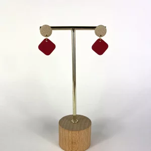 Rombo rojo y círculo beige