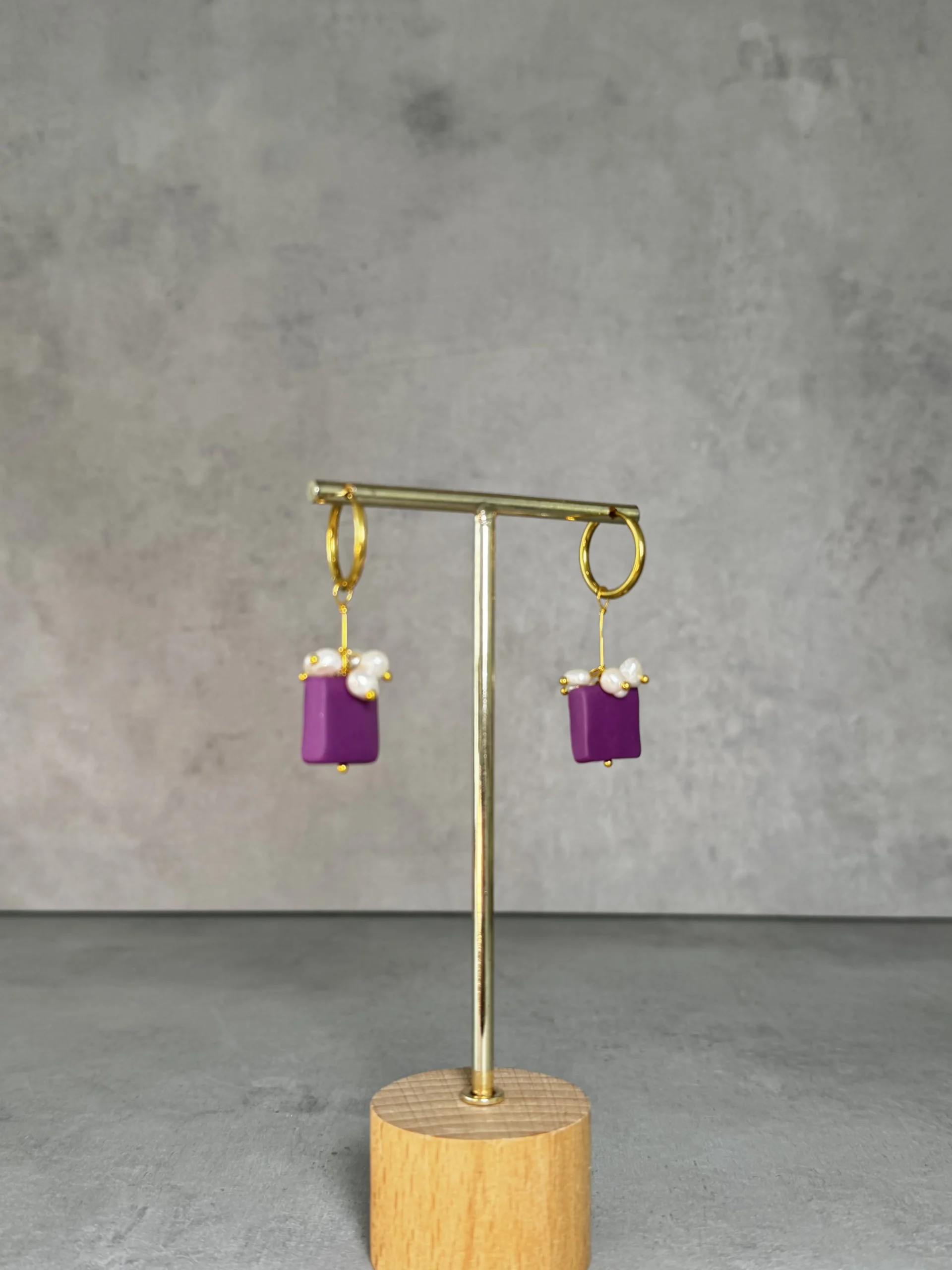 Charm cuadrado morado perlas naturales