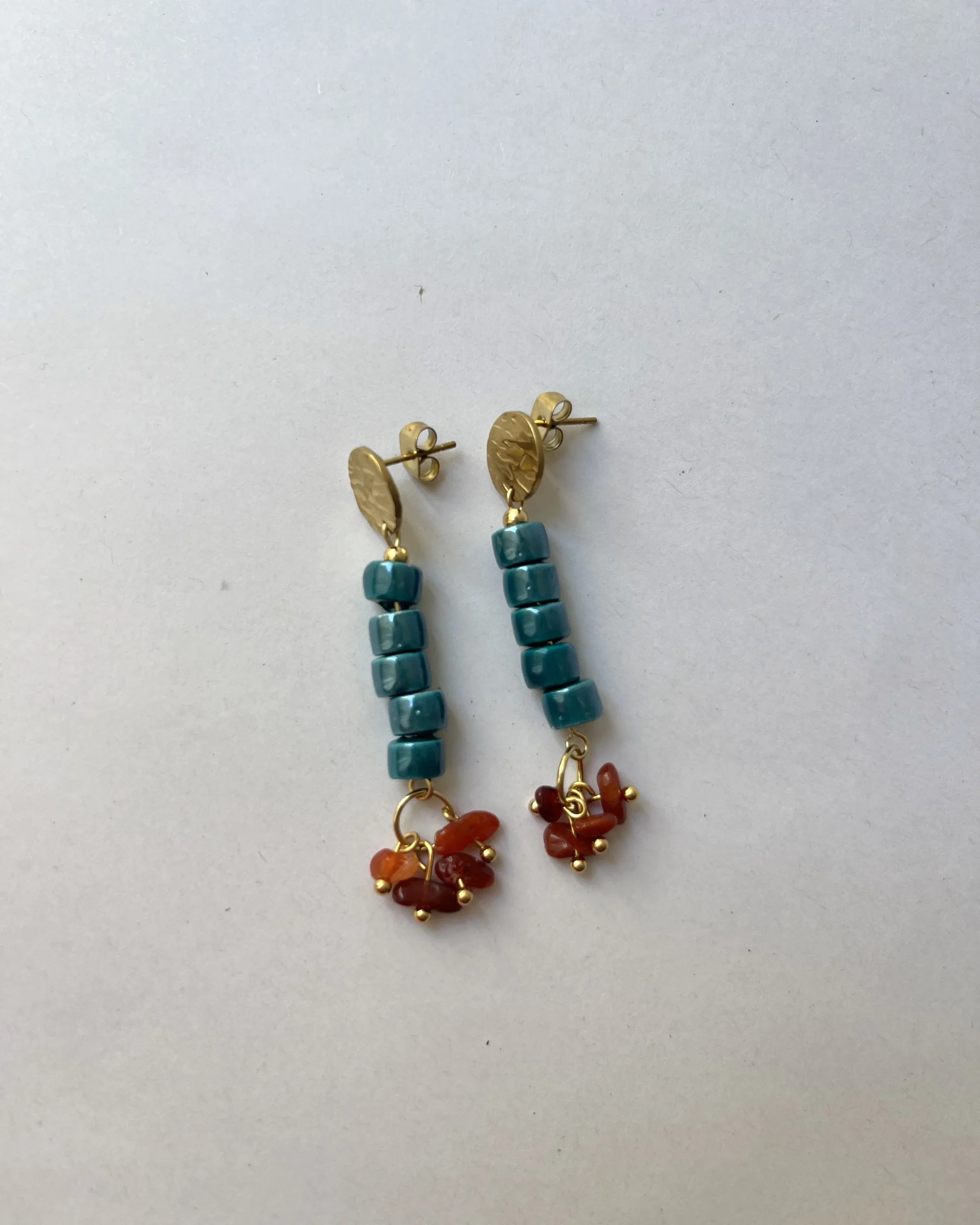 Pendientes de abalorios azul y naranja - Imagen 3