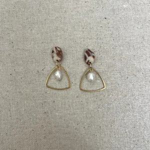 Pendientes mezcla marrones con triangulo dorado