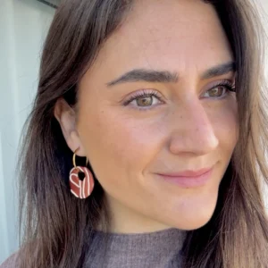 Charm grande relieve marron metalizado